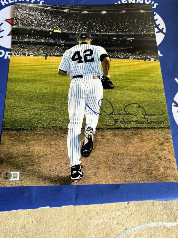 Mariano Rivera New York Yankees Hall Of Famer Auto 11x14 Photo Ins Beckett