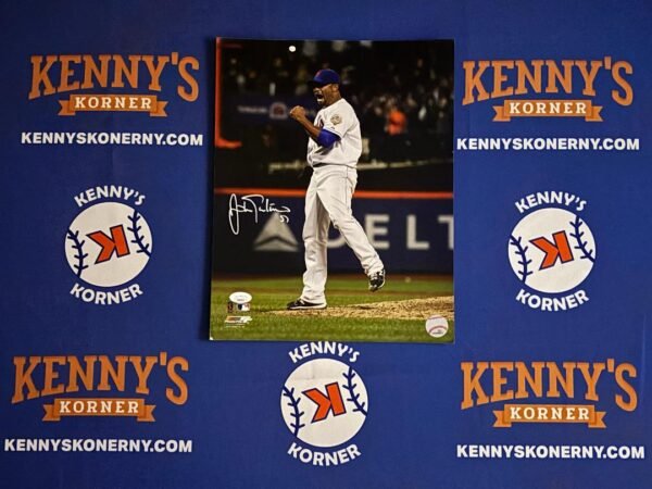 New York Mets Ace Johan Santana Autographed 11x14 Photo JSA / COA