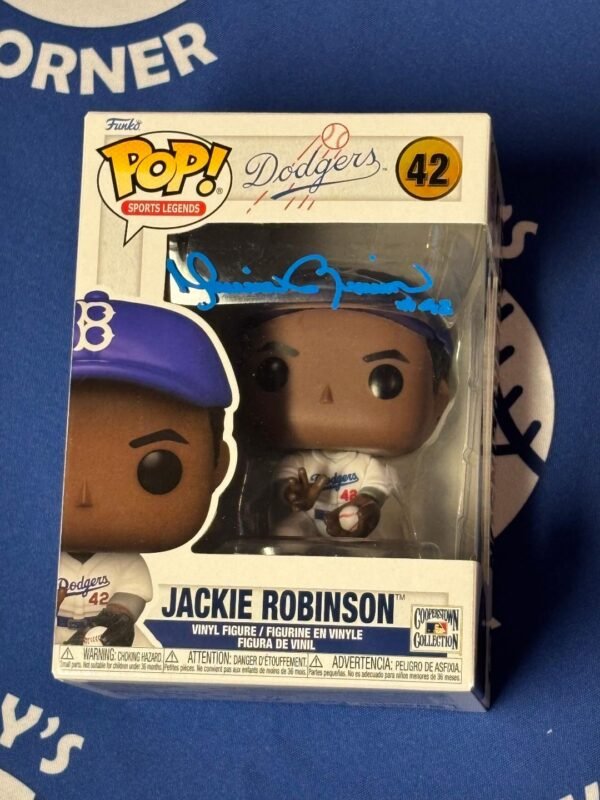 New York Yankee GOAT Mariano Rivera Autographed Jackie Robinson FUNKO POP Beckett Witness