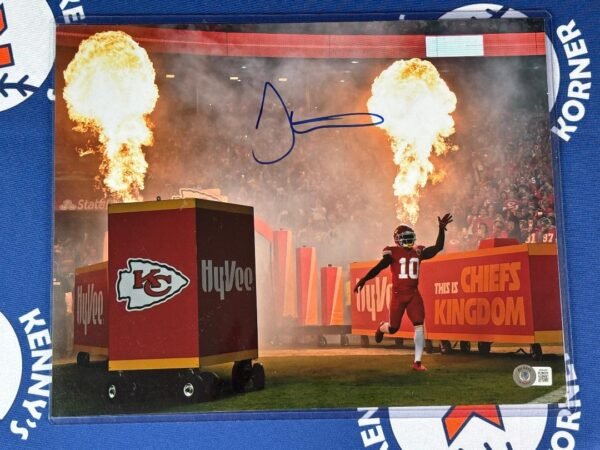 Tyreek Hill Kansas City Chief Autographed 11x14 Photo Beckett - Image 3