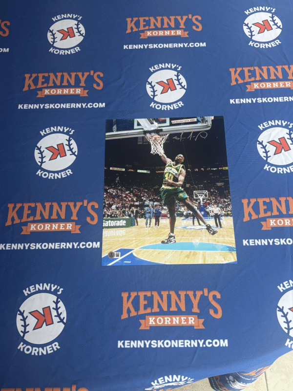 Autographed 11x14 photo of Seattle Super Sonic All-time Great Shawn Kemp - Image 3