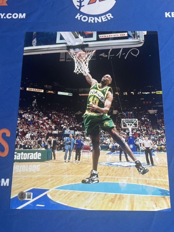 Autographed 11x14 photo of Seattle Super Sonic All-time Great Shawn Kemp - Image 2