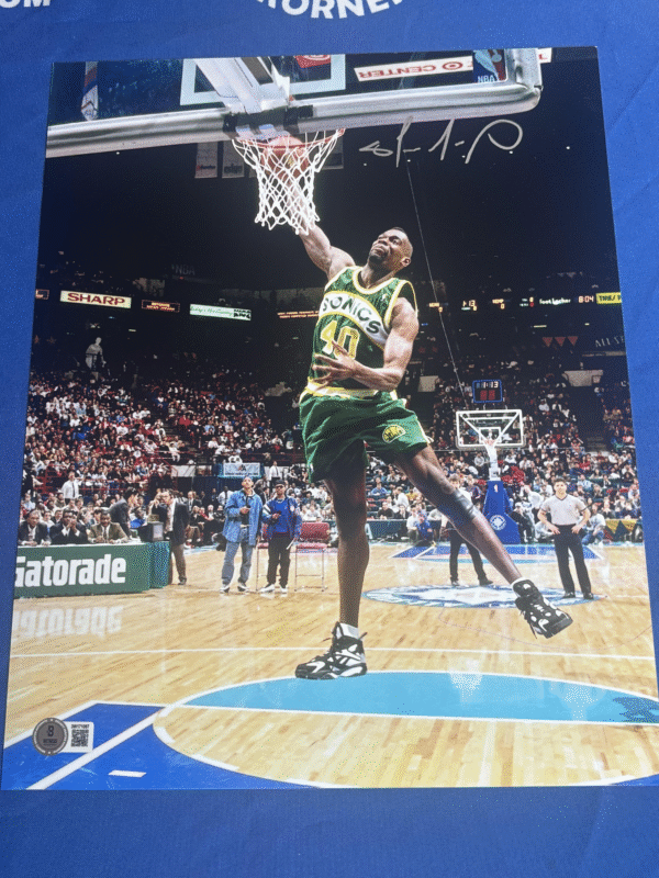 Autographed 11x14 photo of Seattle Super Sonic All-time Great Shawn Kemp