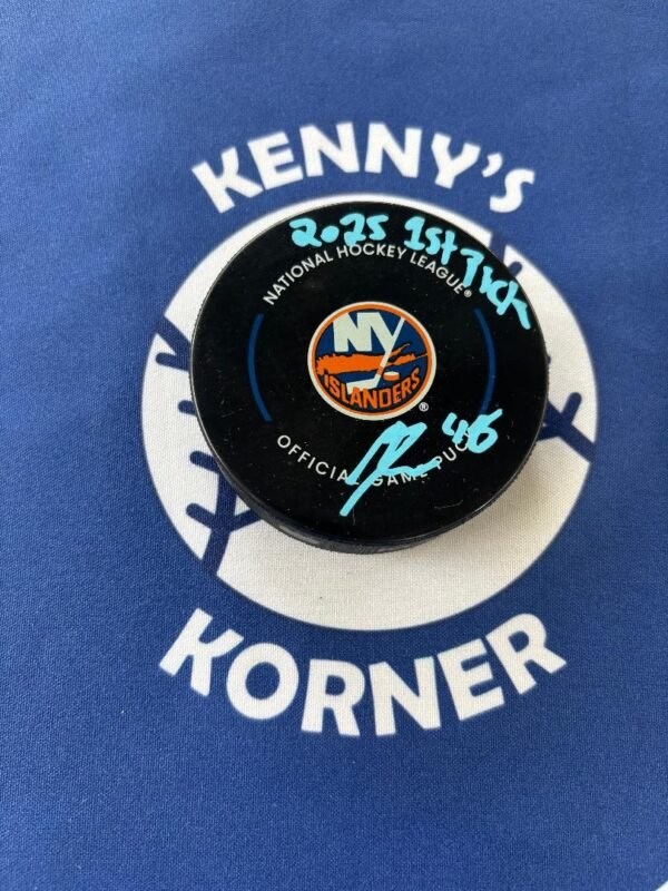 New York Islanders #1 Pick Matthew Schaffer Autographed Official Game Puck w/ #1 Pick Inscription JSA / COA