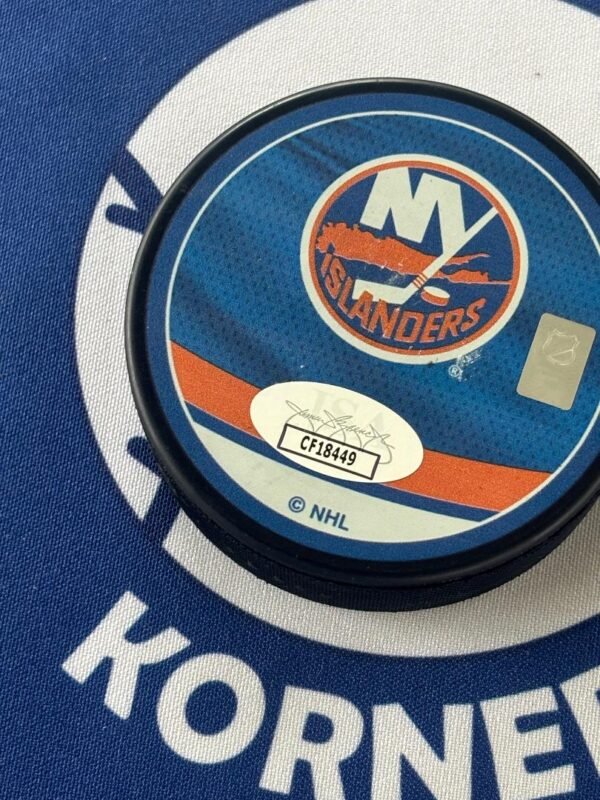 New York Islanders #1 Pick Matthew Schaffer Autographed NY Isles Retro Puck. Blue Paint. JSA / COA - Image 4