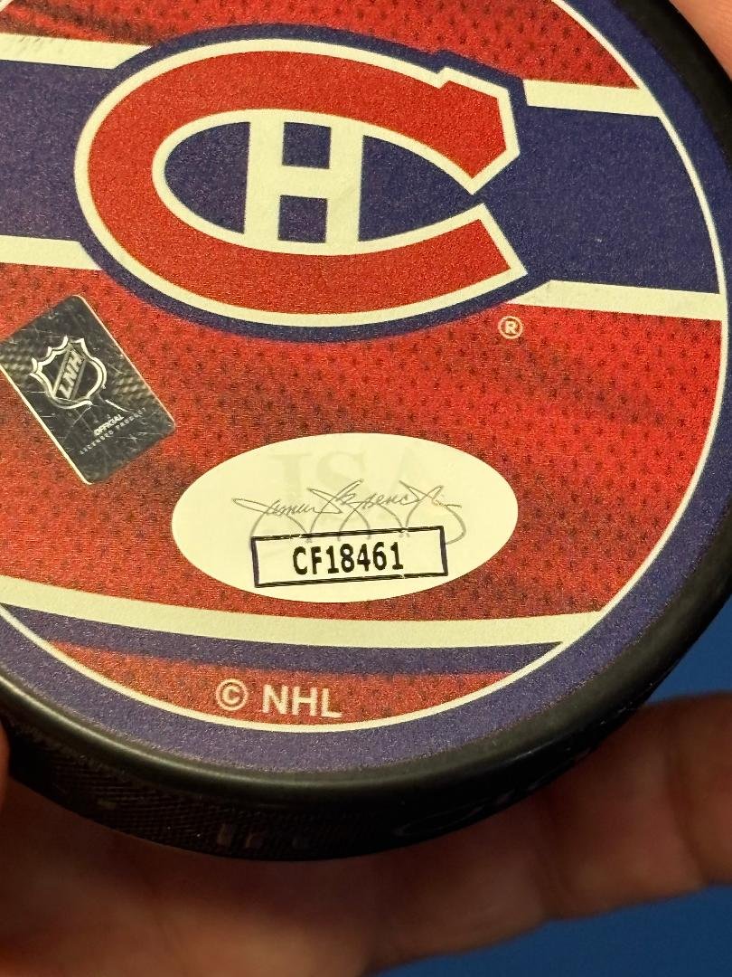 Montreal Canadien Legend Patrick Roy Autographed Canadien Retro Puck JSA / COA - Image 3